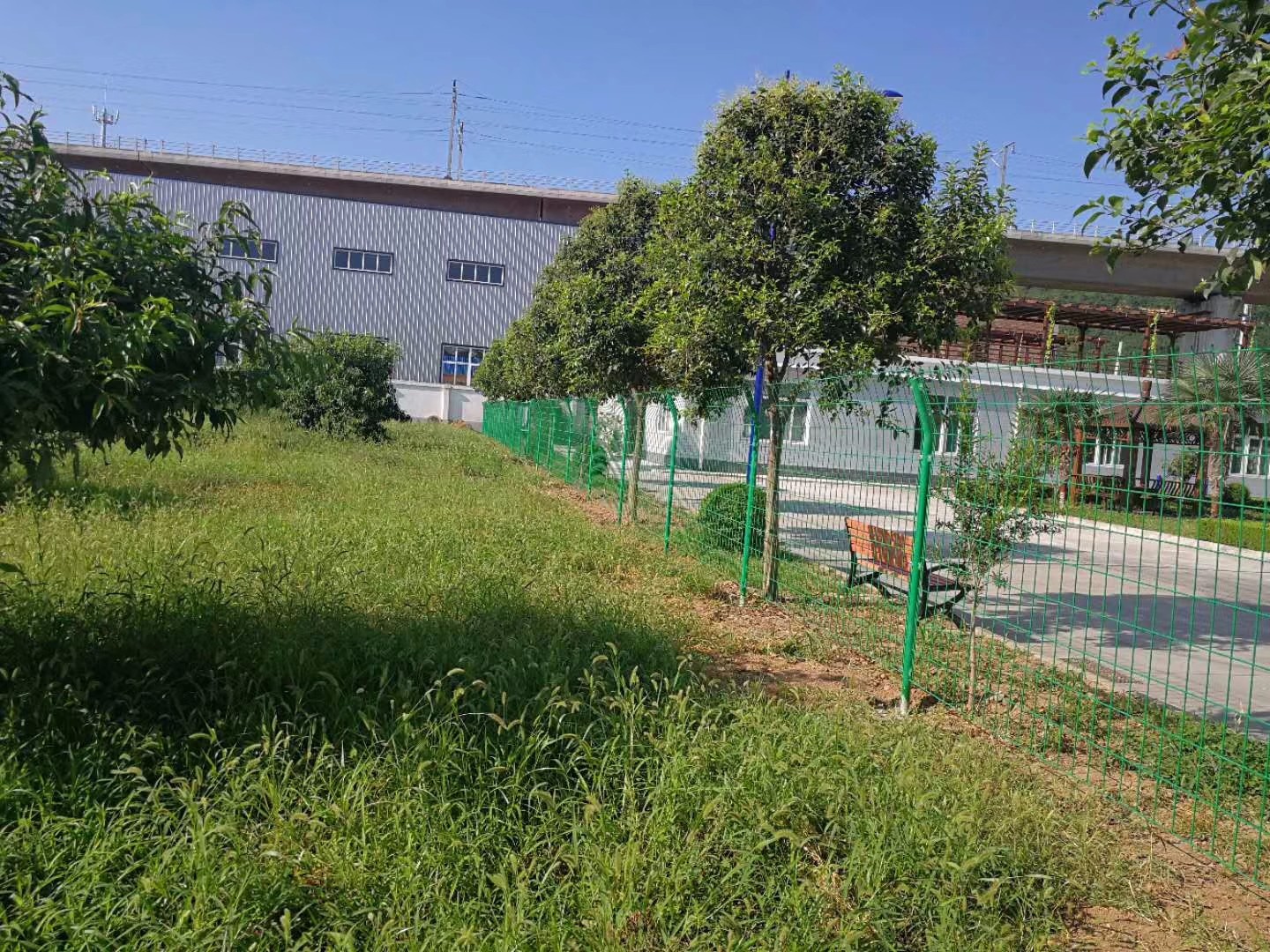 鐵絲防護(hù)網(wǎng)