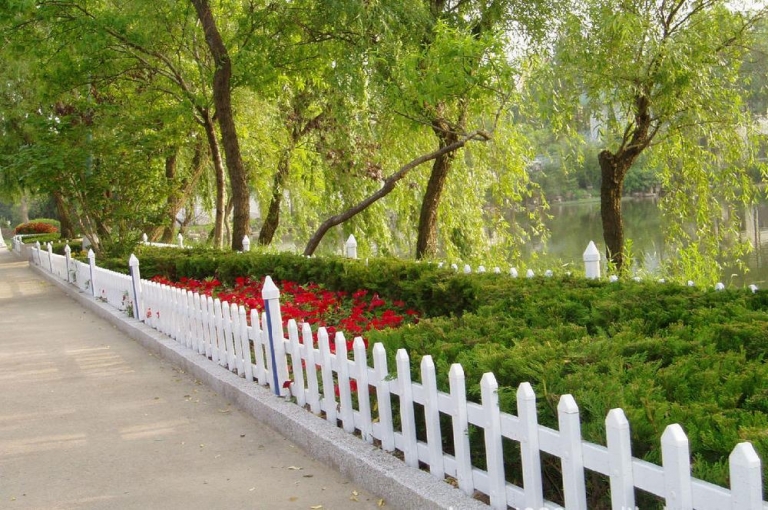 草坪護(hù)欄網(wǎng)價(jià)格